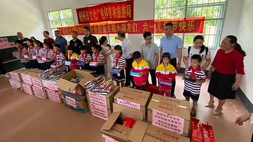 愛(ài)心回饋 筑夢(mèng)教育 | 百裕集團(tuán)以行動(dòng)助力公益，點(diǎn)亮童真夢(mèng)想！