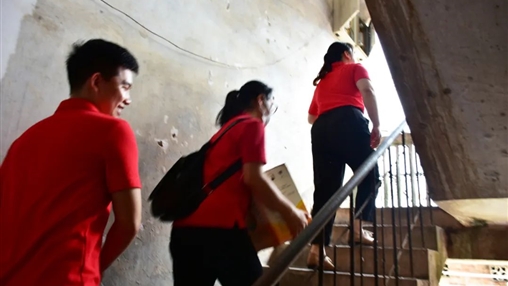 迎“七一”，送溫暖 | 百裕教育黨支部走訪慰問困難老黨員